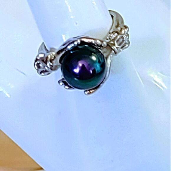 HANDS HOLDING OIL SLICK PEARL CRYSTAL BALL RHODIUM PLATED RING SIZE 7 - Picture 1 of 9